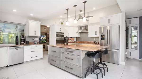 5961 Sea Grass LN, Naples, FL 34116