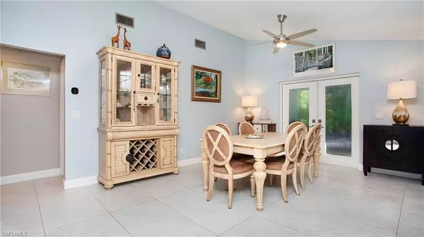 5961 Sea Grass LN, Naples, FL 34116