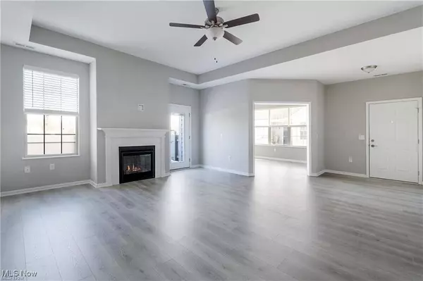 9264 Sharrott RD #904, Poland, OH 44514