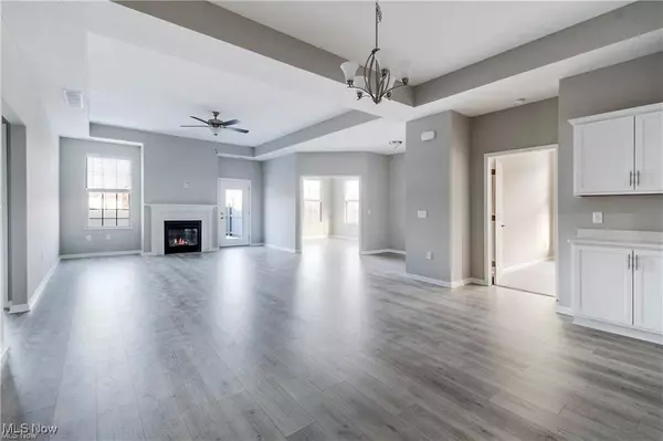 9264 Sharrott RD #904, Poland, OH 44514