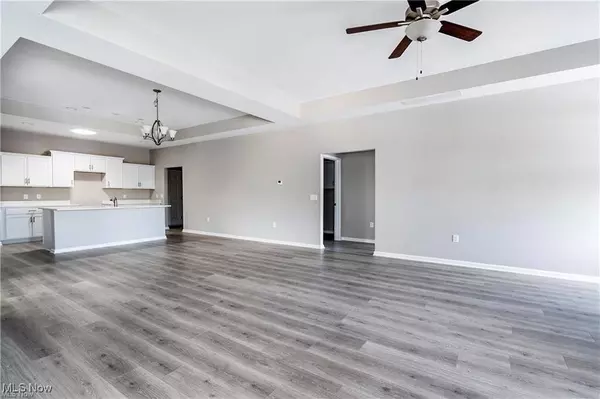 9264 Sharrott RD #904, Poland, OH 44514