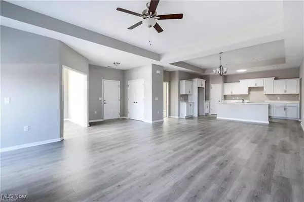 9264 Sharrott RD #904, Poland, OH 44514