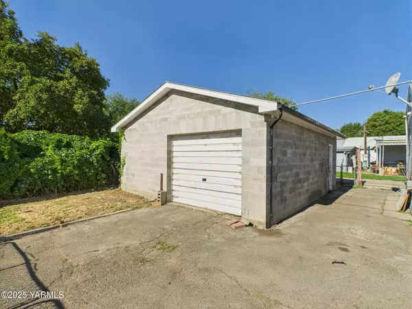 8 Washigton St E, Union Gap, WA 98903