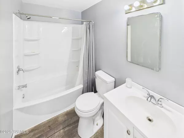 914 madison Ave, Toppenish, WA 98948