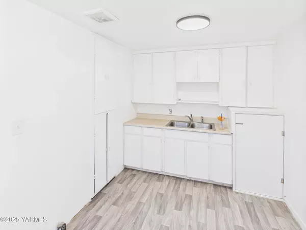 914 madison Ave, Toppenish, WA 98948