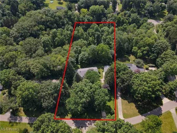 4780 Topper Hill DR, Liberty, OH 44425