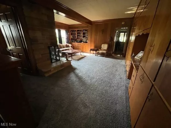 3079 W South Range RD, Columbiana, OH 44408