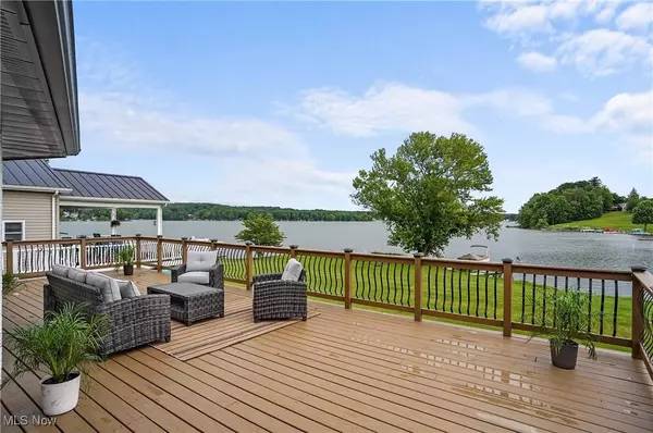 32632 Wooddale DR, Lisbon, OH 44432