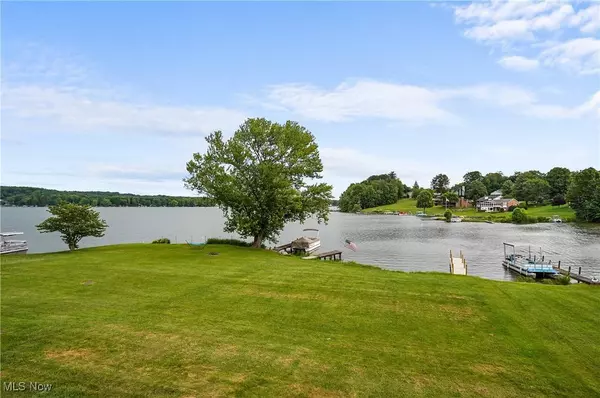 32632 Wooddale DR, Lisbon, OH 44432