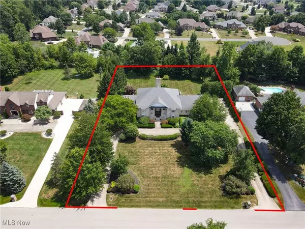 5391 Muirfield DR, Canfield, OH 44406