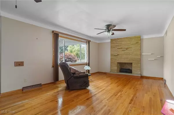 2458 Country LN, Youngstown, OH 44514