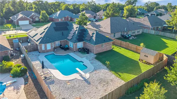 309 SE Eaton St, Bentonville, AR 72712