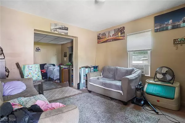 201-203 W Clark ST, East Palestine, OH 44413