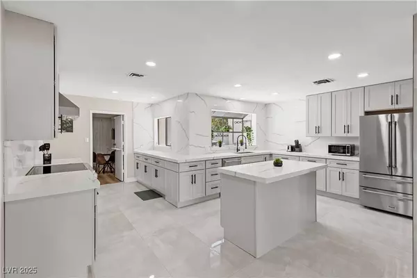 2420 Laurie DR, Las Vegas, NV 89102