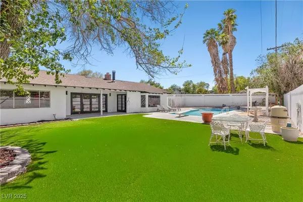 2420 Laurie DR, Las Vegas, NV 89102