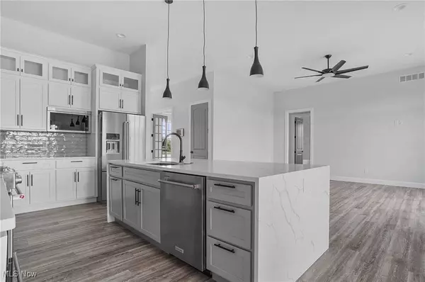 6120 Century BLVD, Canfield, OH 44406