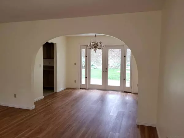 5977 Agee St, San Diego, CA 92122