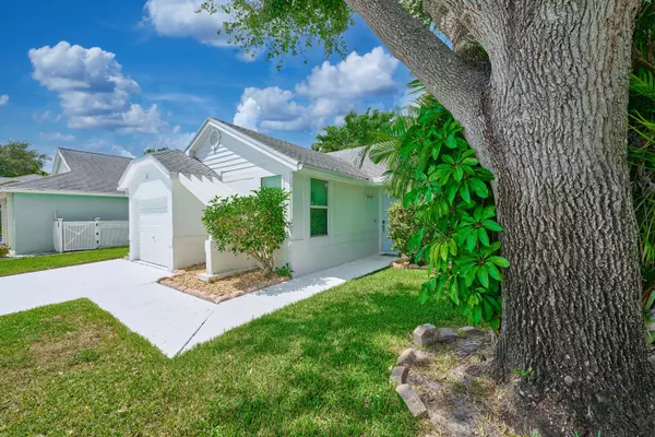 44 Misty Meadow DR, Boynton Beach, FL 33436