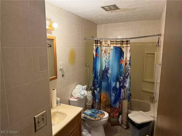 814 Florida AVE, Mcdonald, OH 44437