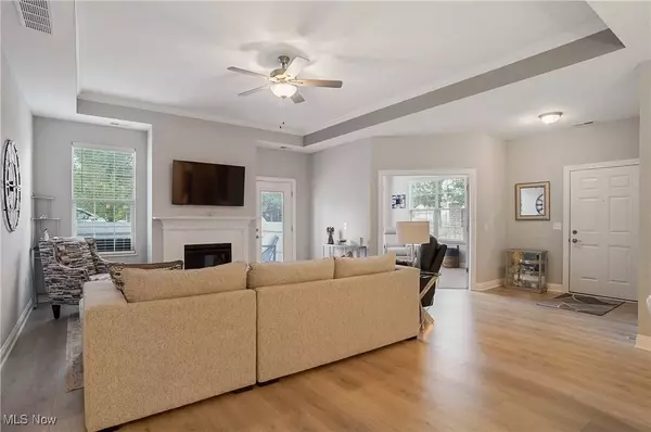 9264 Sharrott RD #1702, Poland, OH 44514