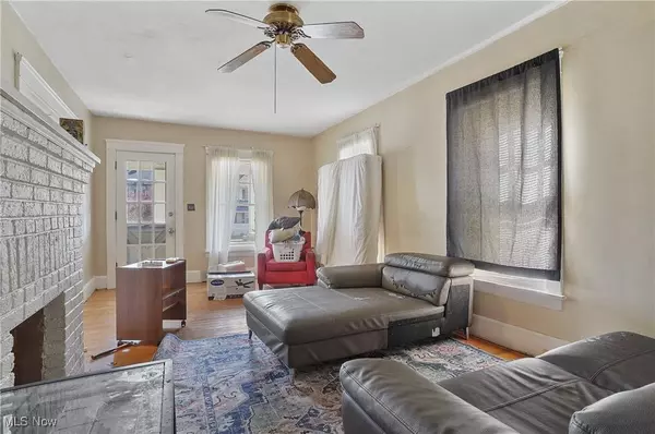 40 Manchester AVE, Youngstown, OH 44509