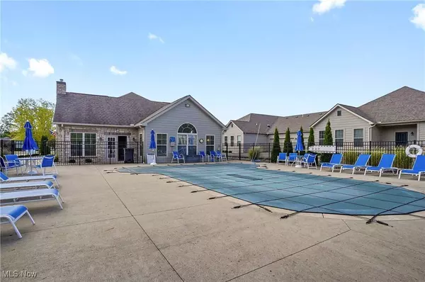 9264 Sharrott RD #1702, Poland, OH 44514