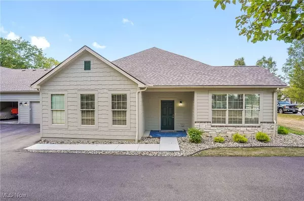 9264 Sharrott RD #1702, Poland, OH 44514