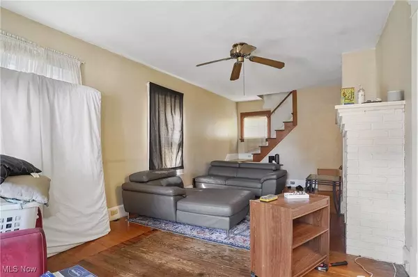 40 Manchester AVE, Youngstown, OH 44509