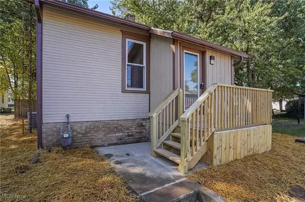 540 W Oregon AVE #1/2, Sebring, OH 44672