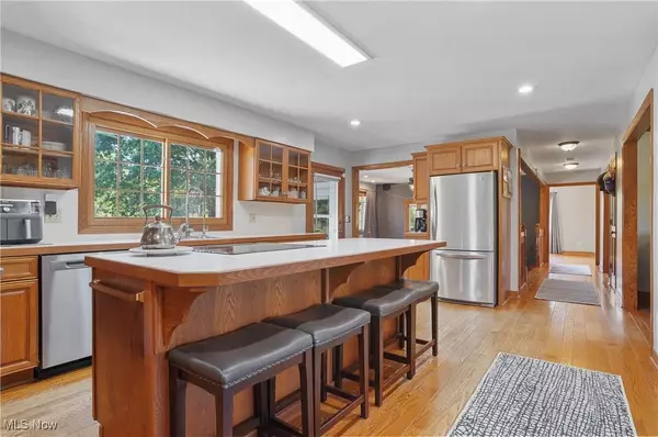 756 Paris AVE SE, Paris, OH 44669