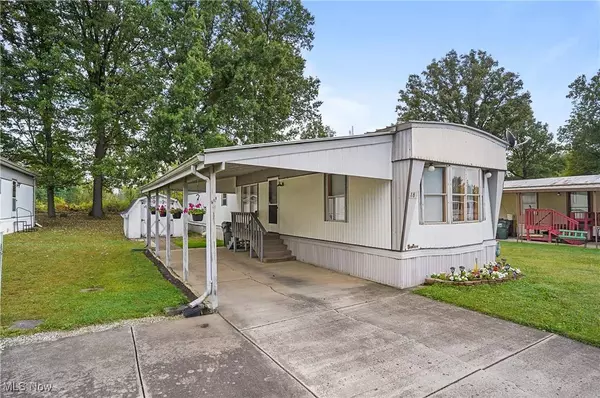 18 Boxwood DR, Beloit, OH 44609