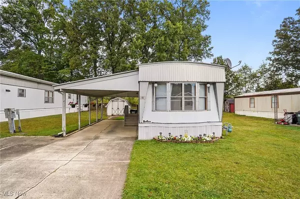 18 Boxwood DR, Beloit, OH 44609