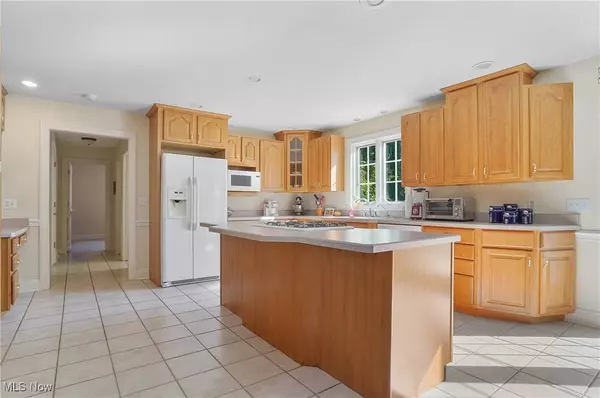 4650 Bunny TRL, Canfield, OH 44406