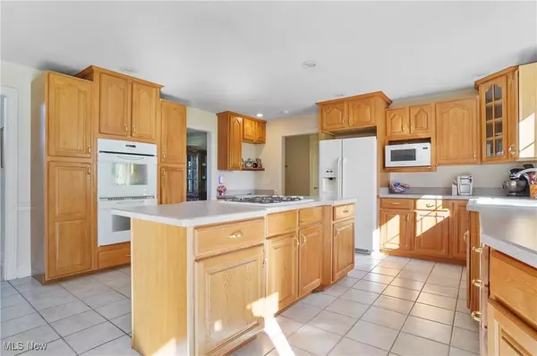 4650 Bunny TRL, Canfield, OH 44406