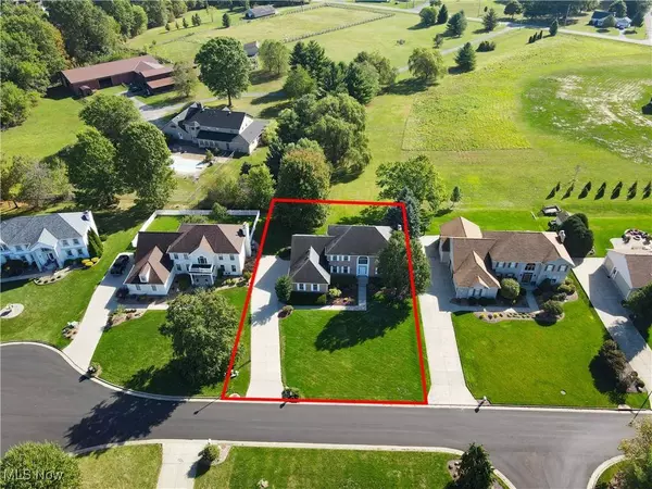 4650 Bunny TRL, Canfield, OH 44406