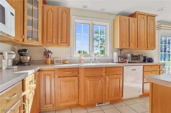 4650 Bunny TRL, Canfield, OH 44406