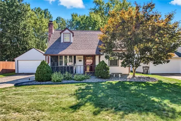 2127 Hermosa DR, Youngstown, OH 44511