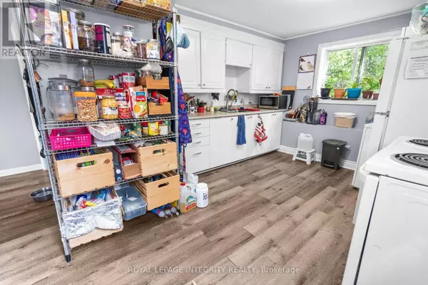 215 BARIBEAU STREET, Ottawa, ON K1L7R5