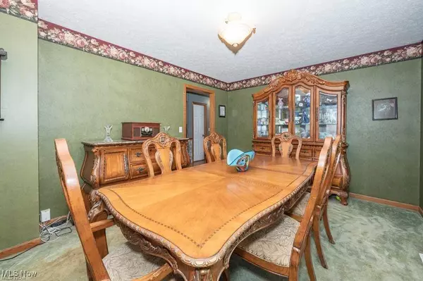 908 Sand Lot CIR, Louisville, OH 44641