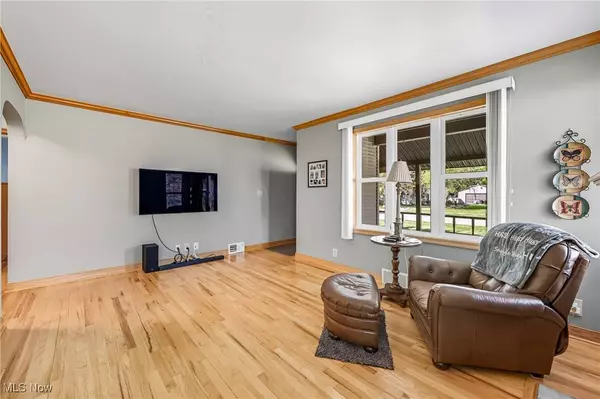 2127 Hermosa DR, Youngstown, OH 44511