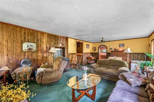 1603 Chestnut Grove RD, Salem, OH 44460