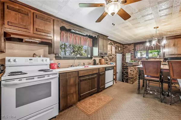 1603 Chestnut Grove RD, Salem, OH 44460