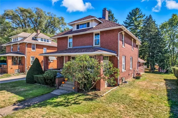 728 E Broad ST, Louisville, OH 44641