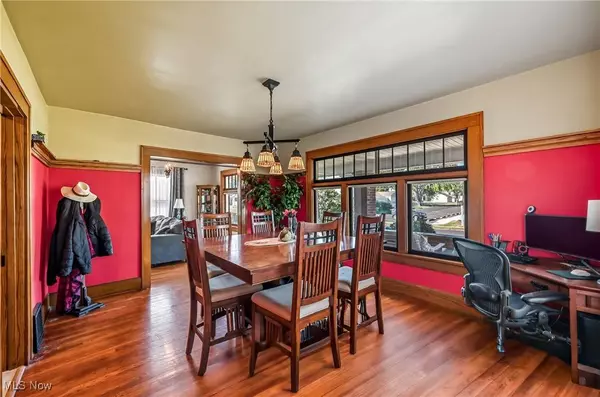 728 E Broad ST, Louisville, OH 44641