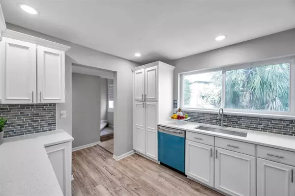 6311 NEWTOWN CIR #11B1, Tampa, FL 33615