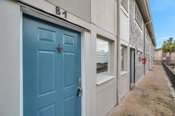 6311 NEWTOWN CIR #11B1, Tampa, FL 33615