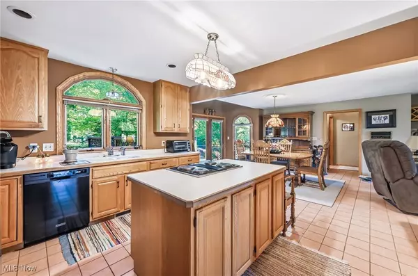 80 Squires CT, Canfield, OH 44406