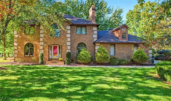 80 Squires CT, Canfield, OH 44406