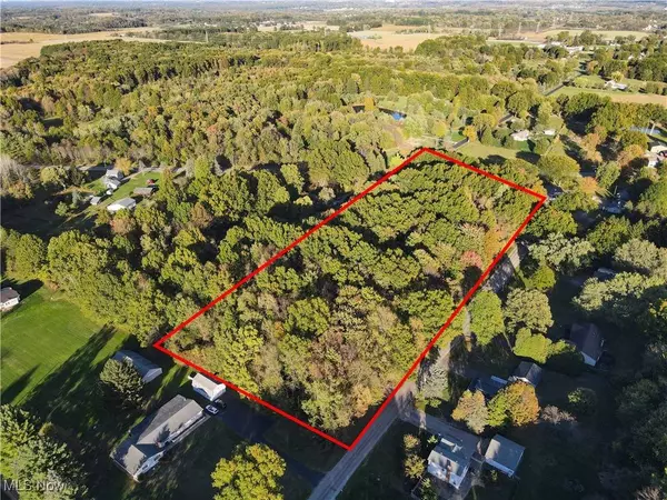 W Middletown RD, Canfield, OH 44406