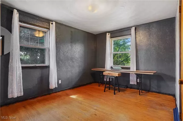 2476 Lisbon ST, East Liverpool, OH 43920